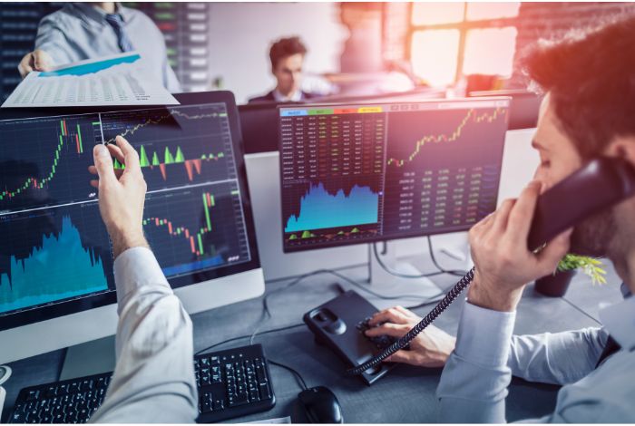 Spy Trader. ¿Cuál es el impacto del QQQ en el comportamiento del SPY?. Es esencial para los inversores entender esta relación para tomar decisiones informadas y aprovechar las oportunidades que surjan en el mercado.
