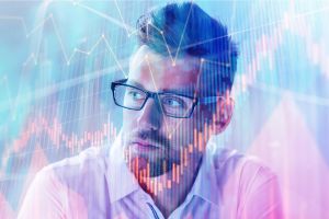 Spy Trader. Cómo se comporta el SPY con relación al QQQ. Las diferencias en su composición y sensibilidad a ciertos factores pueden llevar a variaciones significativas en su comportamiento.
