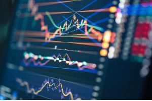 Spy Trader. ¿Cuál es la Posibilidad de que en el 2024 Exista una Recesión? Monitorear de cerca los indicadores económicos clave y mantener una estrategia de inversión flexible y bien informada será esencial para navegar en este incierto panorama económico.