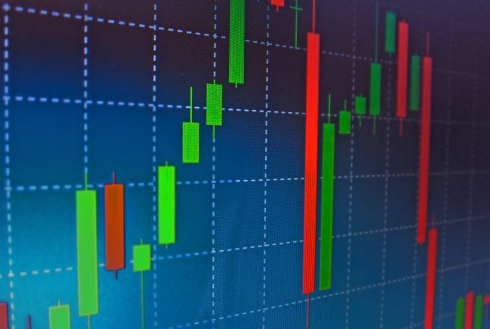 Spy Trader. Cómo Exxon Moviliza el Mercado de Valores: Una Perspectiva Actual. Exxon Mobil no es solo una compañía petrolera; es un indicador, un influenciador y un jugador clave en el mercado de valores.