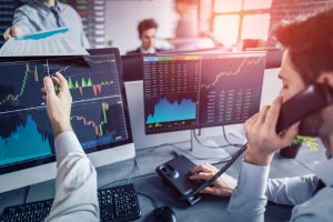 Spy Trader. Cómo Exxon Moviliza el Mercado de Valores: Una Perspectiva Actual. Desde su impacto en índices bursátiles hasta su papel en la transición energética global, Exxon continúa siendo un foco de atención para inversores y traders por igual.