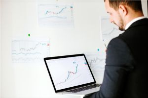 Spy Trader. Podría el SPY Alcanzar Nuevos Precios Históricos en Enero de Este Año. Para que el SPY alcance precios sin precedentes, varios catalizadores deben converger. 